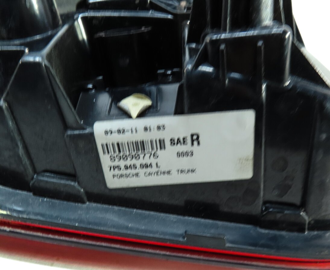 Thumbnail 6: 2011-2014 PORSCHE CAYENNE (958) RIGHT PASSENGER INNER TRUNK TAILLIGHT LIGHT LAMP