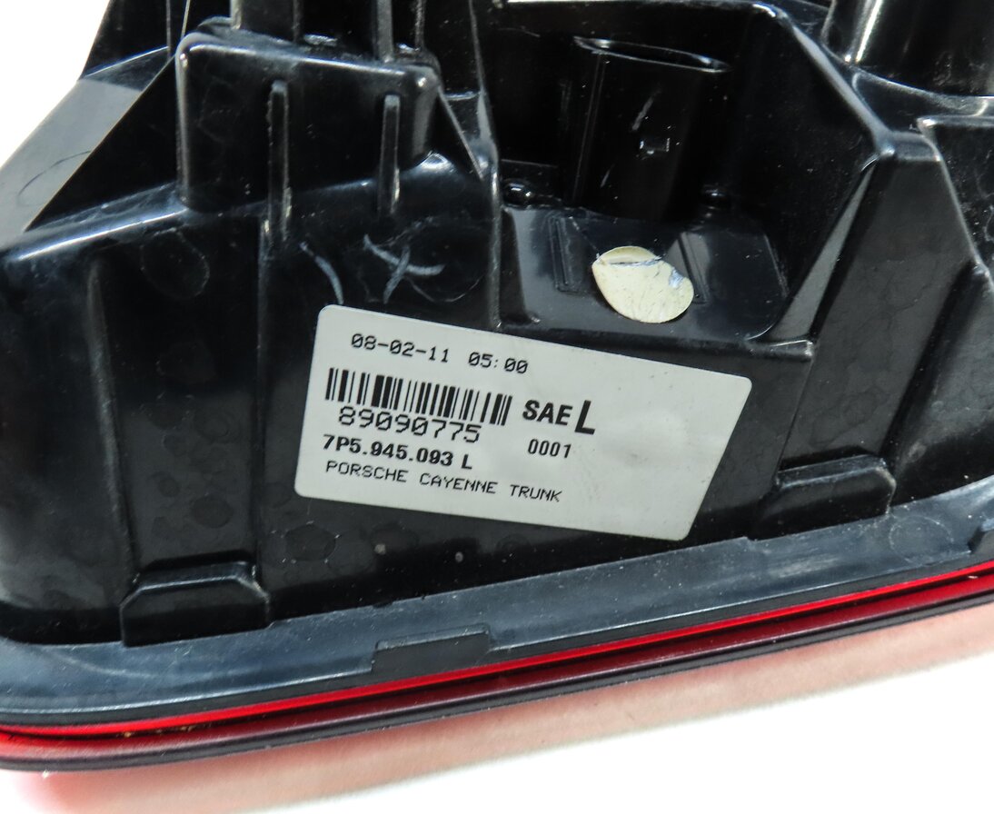 Thumbnail 6: 2011-2014 PORSCHE CAYENNE (958) LEFT DRIVER INNER TRUNK TAILLIGHT LIGHT LAMP