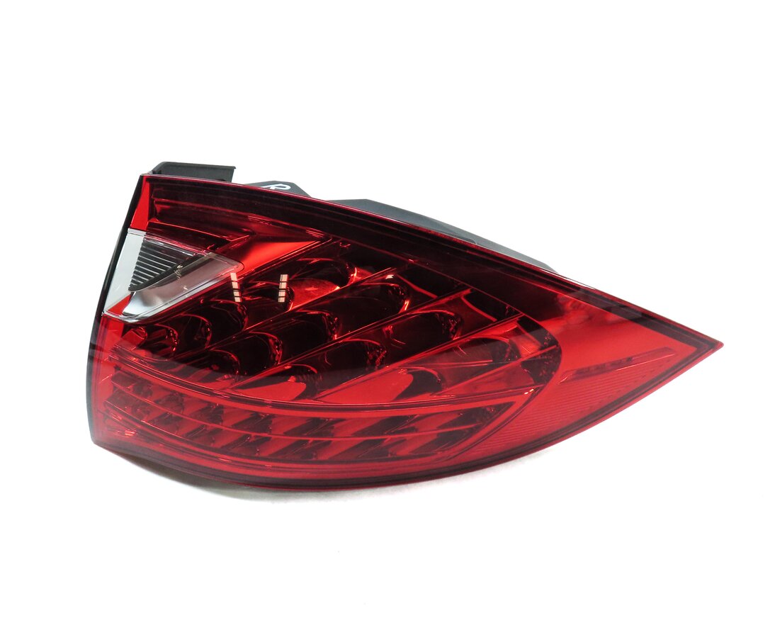 2011-2014 PORSCHE CAYENNE (958) RIGHT PASSENGER OUTER TAILLIGHT BRAKE LIGHT LAMP