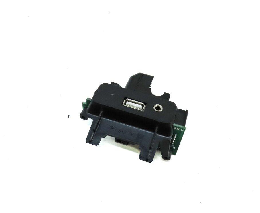 Thumbnail 1: 2011 PORSCHE CAYENNE (958) RADIO STEREO AUX IN JACK w/ USB 7PP035727B