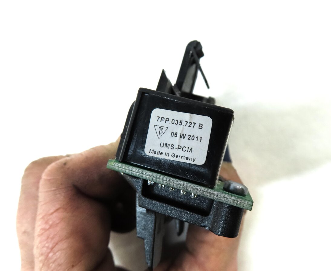 Thumbnail 5: 2011 PORSCHE CAYENNE (958) RADIO STEREO AUX IN JACK w/ USB 7PP035727B