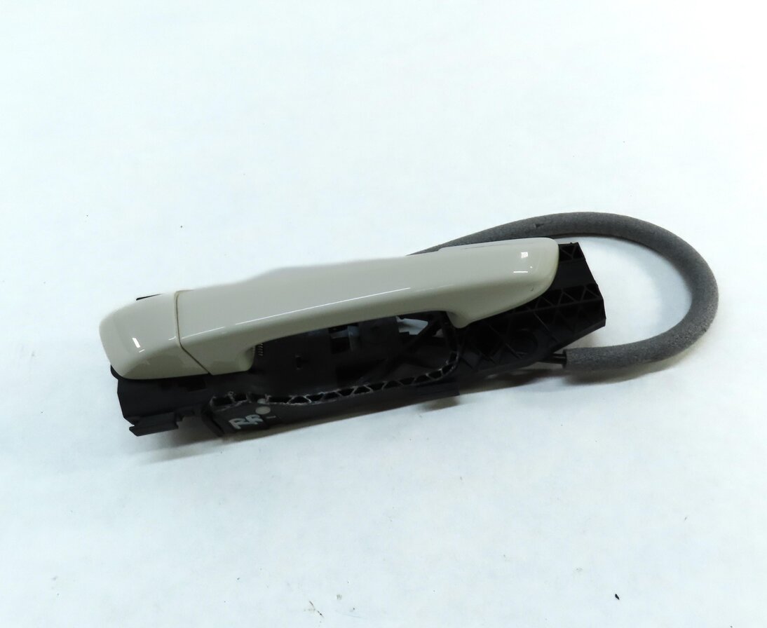 2011-2018 PORSCHE CAYENNE (958) RIGHT REAR EXTERIOR DOOR HANDLE (SAND WHITE)