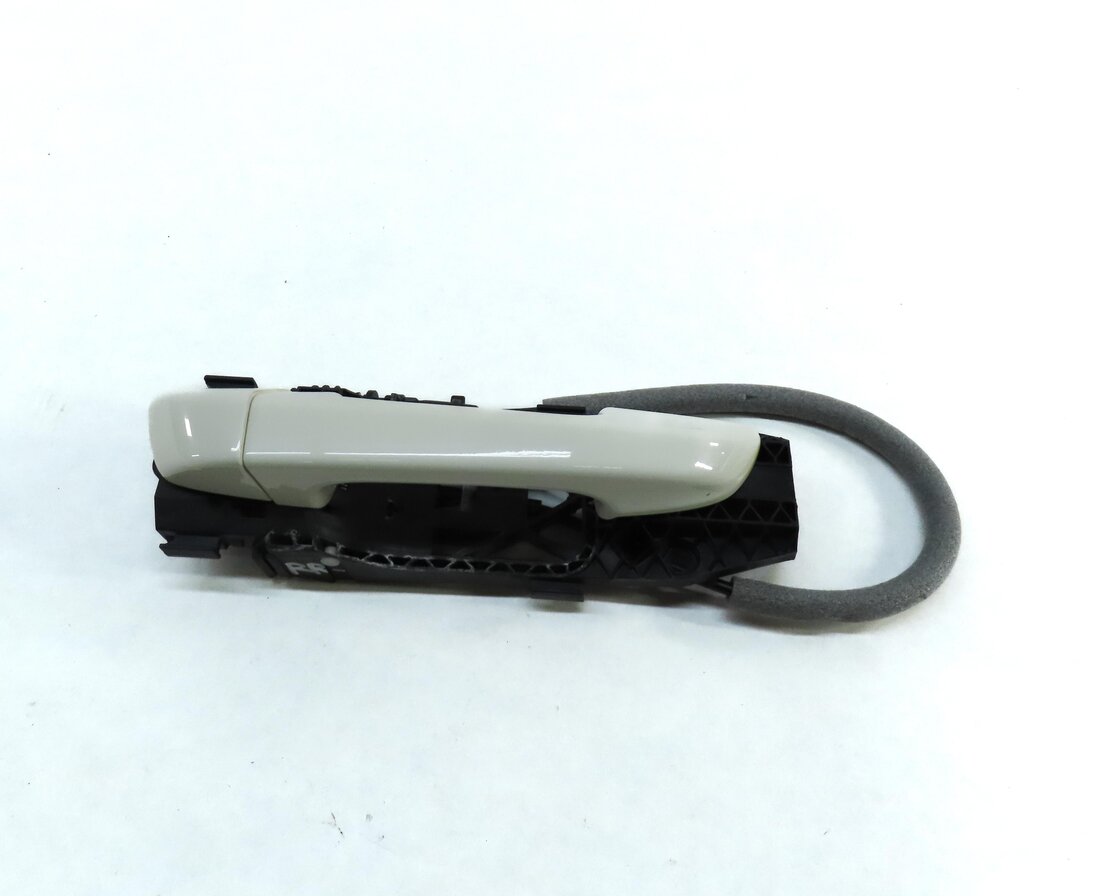 Thumbnail 2: 2011-2018 PORSCHE CAYENNE (958) RIGHT REAR EXTERIOR DOOR HANDLE (SAND WHITE)