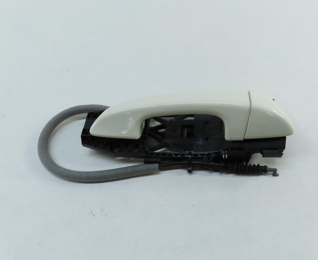 Thumbnail 3: 2011-2018 PORSCHE CAYENNE (958) RIGHT REAR EXTERIOR DOOR HANDLE (SAND WHITE)