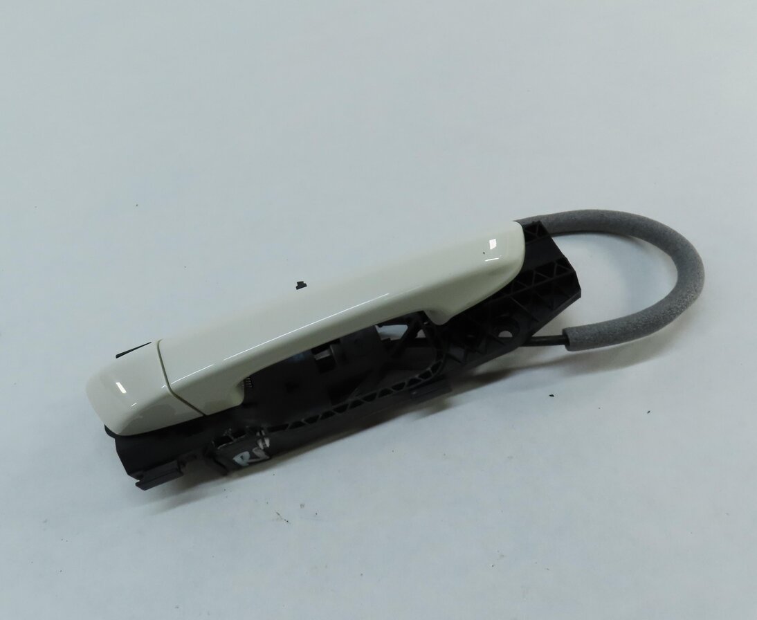 11-18 PORSCHE CAYENNE 958 RIGHT FRONT PASSENGER EXTERIOR DOOR HANDLE SAND WHITE