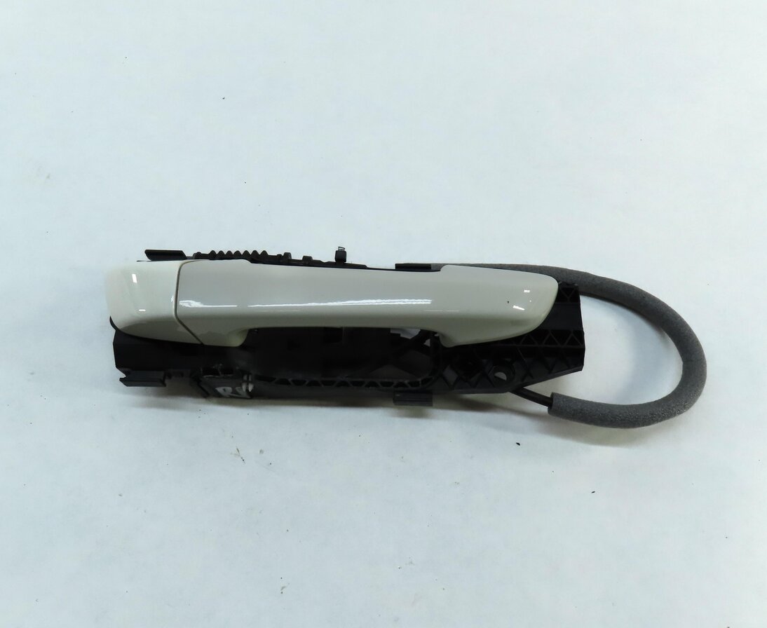 Thumbnail 2: 11-18 PORSCHE CAYENNE 958 RIGHT FRONT PASSENGER EXTERIOR DOOR HANDLE SAND WHITE