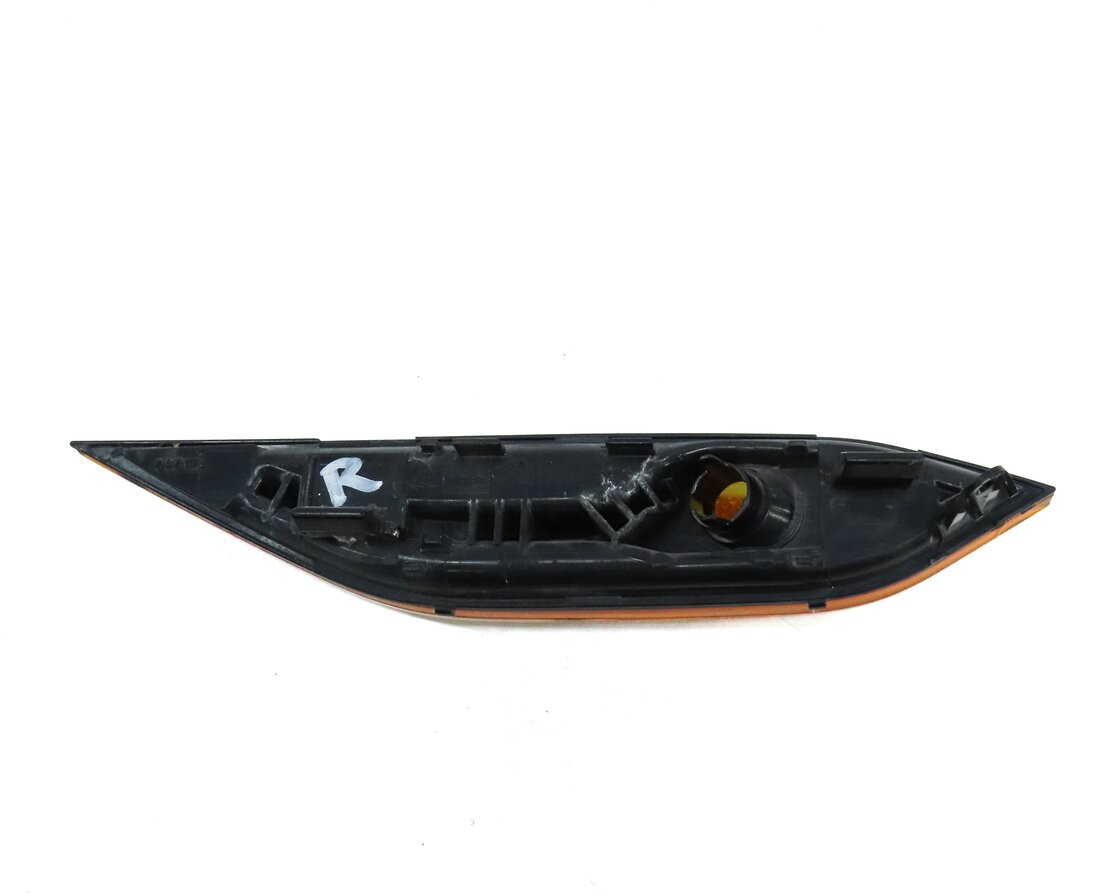 Thumbnail 4: 2011 PORSCHE CAYENNE (958) FRONT RIGHT PASSENGER MARKER LIGHT (ORANGE) 7P5949102