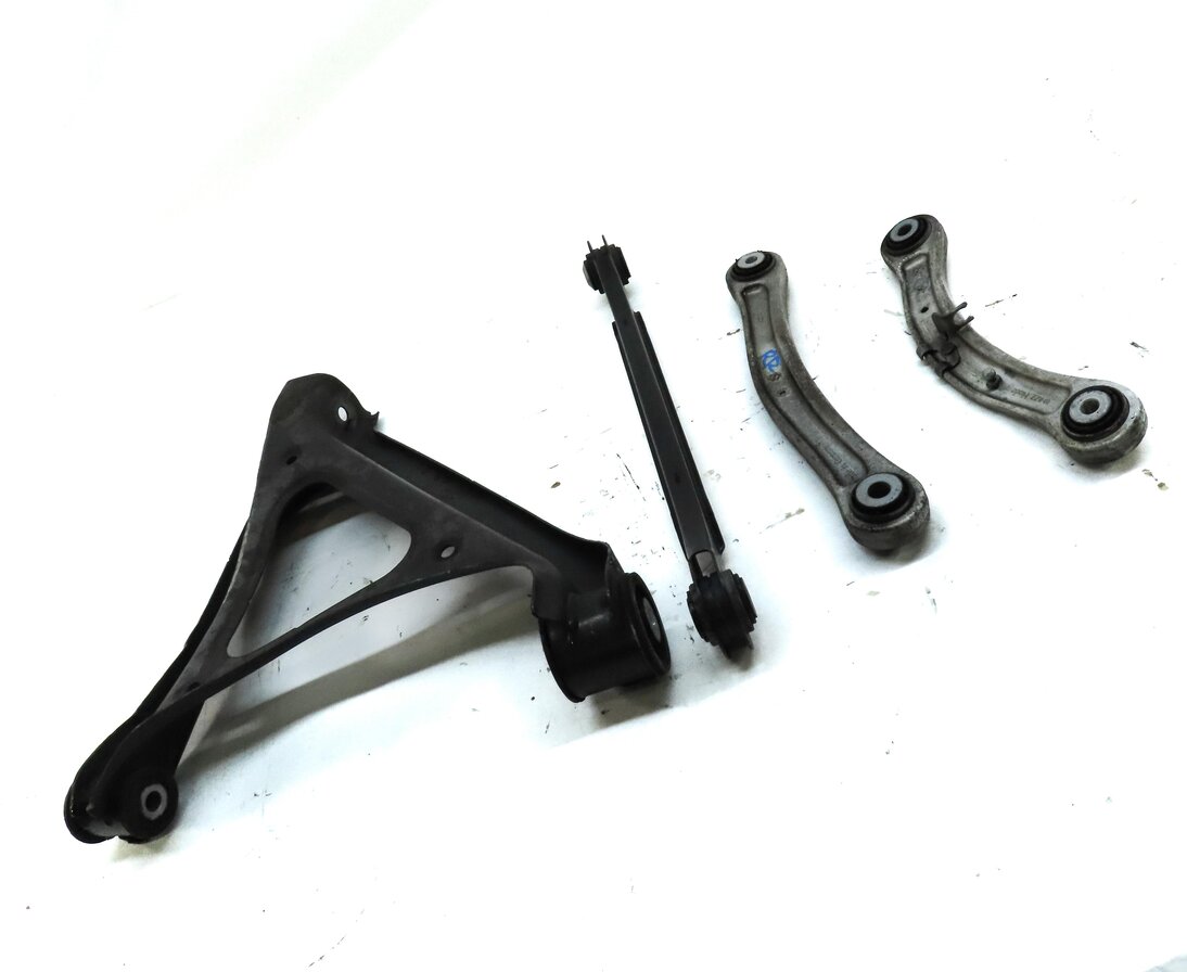 Thumbnail 3: 2011-2015 PORSCHE CAYENNE (958) RIGHT PASSENGER REAR CONTROL ARM SET 4