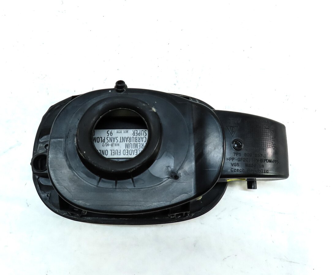 Thumbnail 4: 2011-2018 PORSCHE CAYENNE (958) FUEL TANK DOOR w/ HOUSING (SAND WHITE)