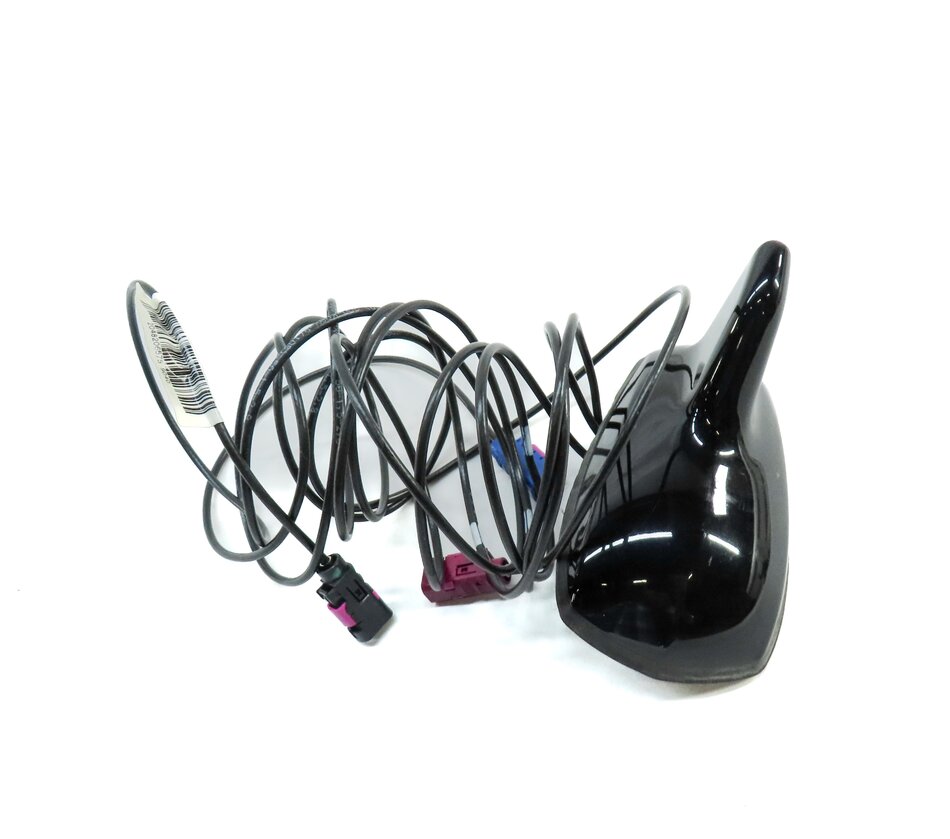 Thumbnail 2: 13 MERCEDES C250 (W204) ROOF SHARK FIN ANTENNA (BLACK 040U) 2048206575