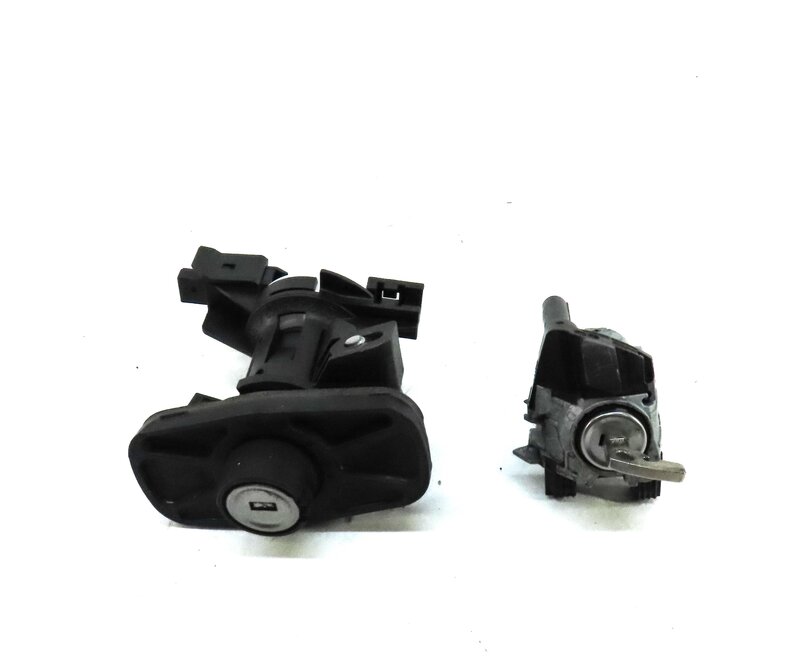 Thumbnail 2: 13 MERCEDES C250 (W204) FRONT LEFT DRIVER DOOR & TRUNK LOCK CYLINDR & KEY