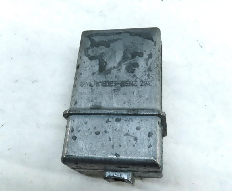 Thumbnail 3: 13 MERCEDES C250 (W204) STEERING COLUMN IMMOBILIZER LOCK CONTROL MODULE