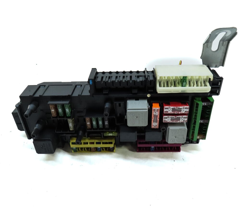 Thumbnail 4: 2011-2015 MERCEDES C-CLASS (W204) REAR SIGNAL ACQUISITION CONTROL MODULE SAM