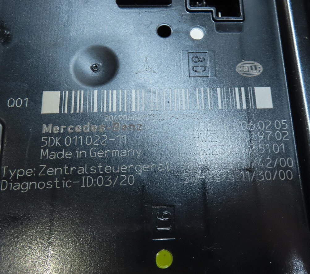 Thumbnail 6: 2011-2015 MERCEDES C-CLASS (W204) REAR SIGNAL ACQUISITION CONTROL MODULE SAM