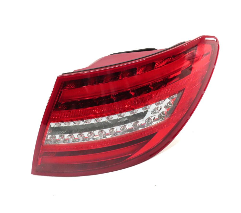 12-15 MERCEDES C250 C300 C350 (W204) RIGHT PASSENGER TAILLIGHT BRAKE LIGHT LAMP