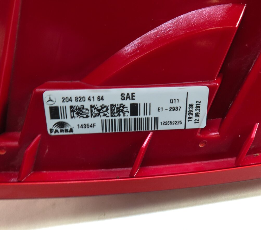 Thumbnail 6: 12-15 MERCEDES C250 C300 C350 (W204) RIGHT PASSENGER TAILLIGHT BRAKE LIGHT LAMP