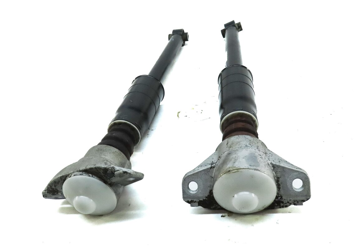Thumbnail 4: 2017 AUDI A4 (B9 8W) REAR LEFT & RGHT SUSPENSION SHOCK STRUT SET-2