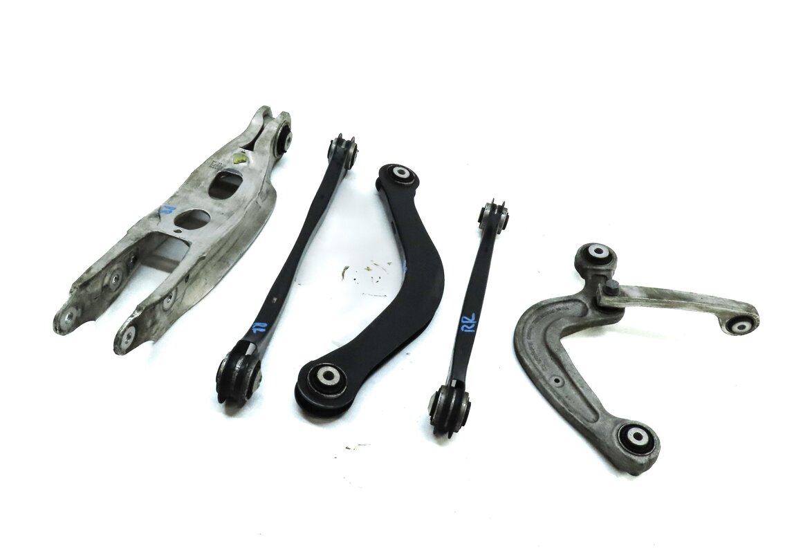 2017-2019 AUDI A4 ALLROAD (B9 8W) REAR RIGHT PASSENGER CONTROL ARM SET