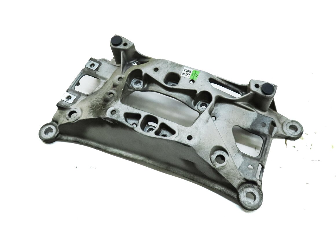 2017 AUDI A4 (B9 8W) AWD - AUTO AUTOMATIC TRANSMISSION CROSSMEMBER MOUNT BRACKET