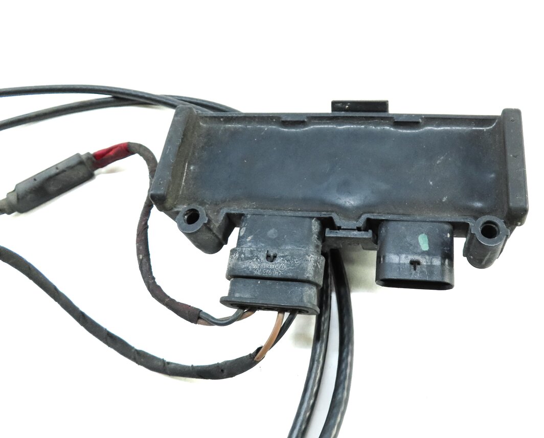 Thumbnail 4: 2017 AUDI A4 (B9 8W) REAR TRUNK SMART OPENER KICK PANEL SENSOR MODULE w/ ANTENNA