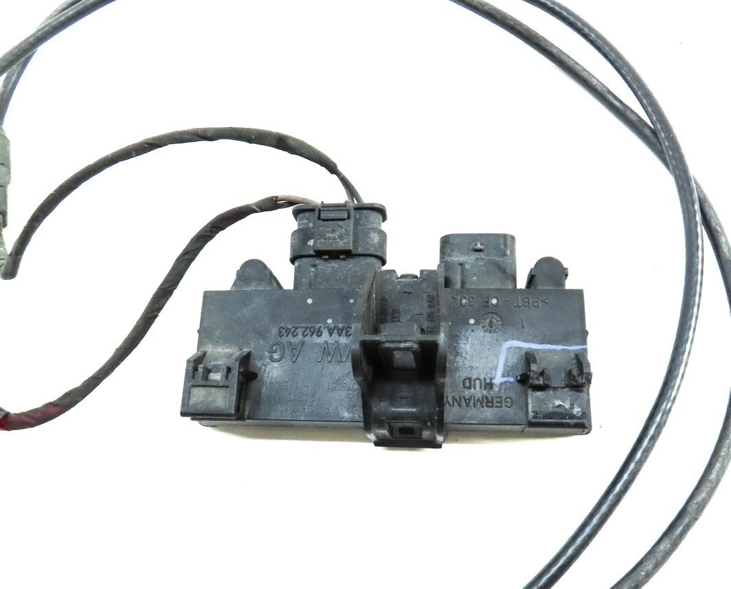 Thumbnail 5: 2017 AUDI A4 (B9 8W) REAR TRUNK SMART OPENER KICK PANEL SENSOR MODULE w/ ANTENNA