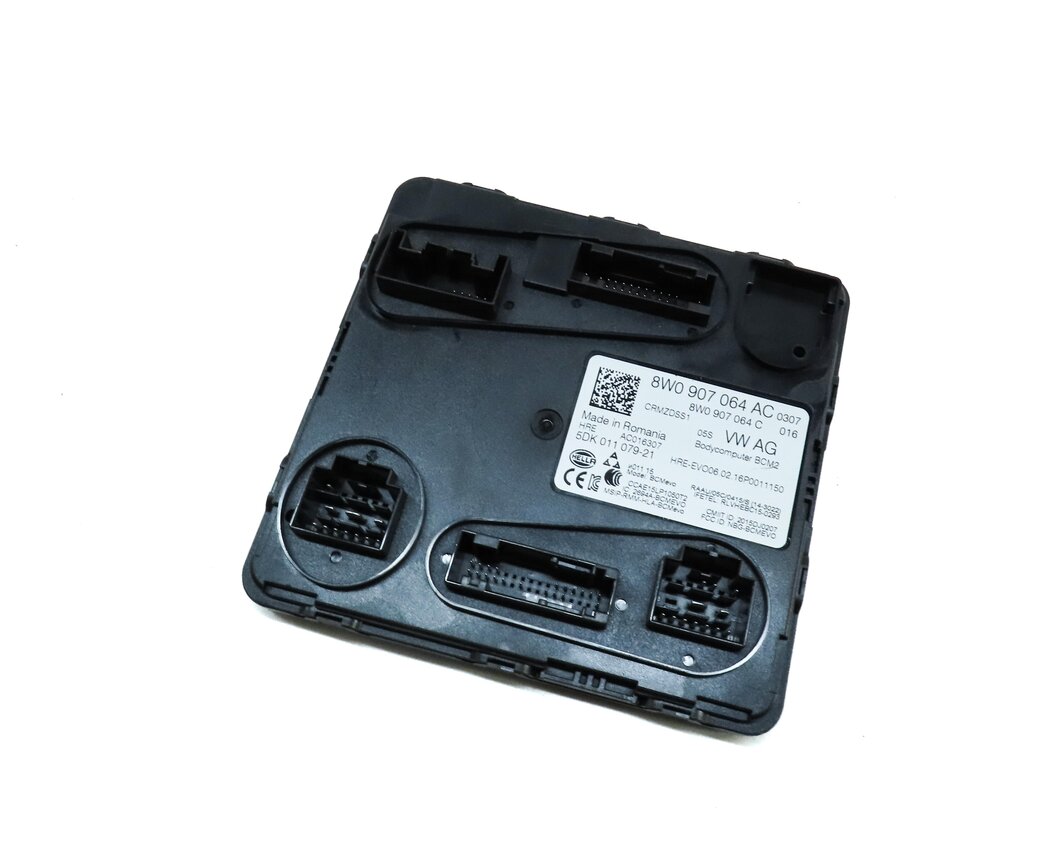 2017 AUDI A4 (B9 8W) BODY CONTROL MODULE COMPUTER BCM BCM2