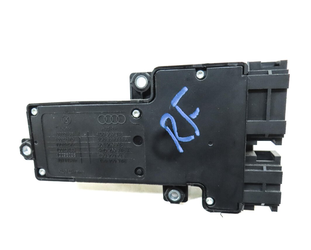 Thumbnail 5: 2017 AUDI A4 (B9 8W) FRONT RIGHT PASSENGER SEAT ADJUST ADJUSTMENT SWITCH