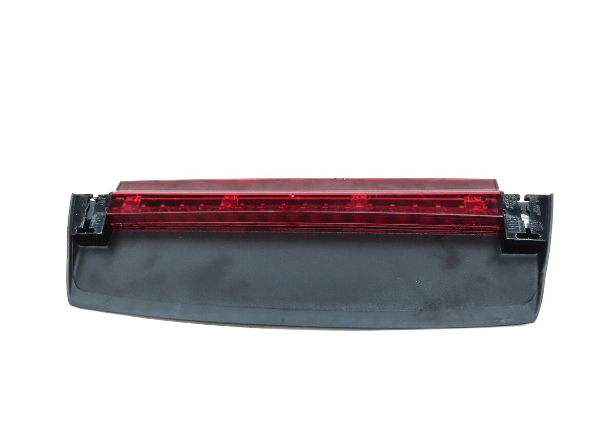 Thumbnail 2: 2017 AUDI A4 (B9 8W) REAR 3rd THIRD BRAKE LIGHT LAMP