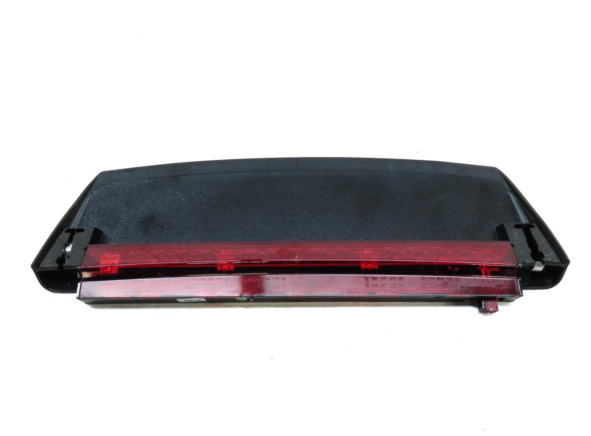 Thumbnail 3: 2017 AUDI A4 (B9 8W) REAR 3rd THIRD BRAKE LIGHT LAMP