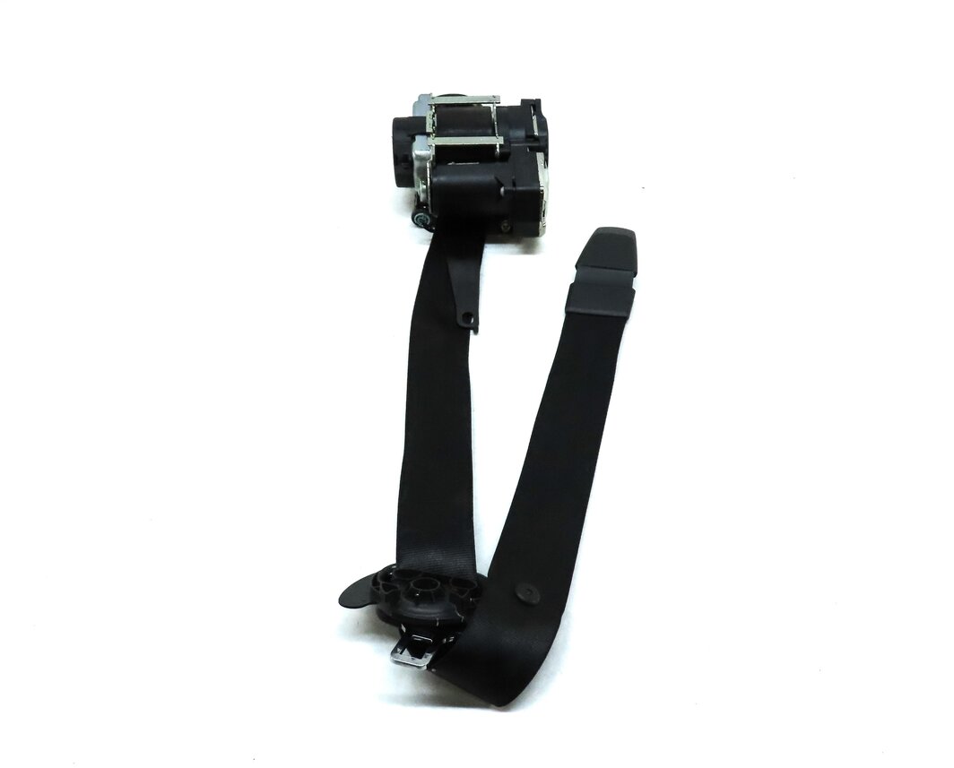 Thumbnail 2: 2017-2020 AUDI A4 Q7 (B9 8W 4M) FRONT LEFT DRIVER SEATBELT BUCKLE RECEIVER