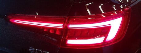 Thumbnail 2: 2017-2019 AUDI A4 (B9 8W) RIGHT PASSENGER OUTER LED TAILLIGHT BRAKE LIGHT LAMP