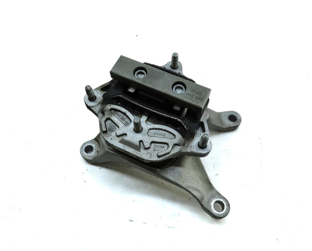 2017 AUDI A4 (B9 8W) AWD - AUTO AUTOMATIC TRANSMISSION CENTER MOUNT BRACKET