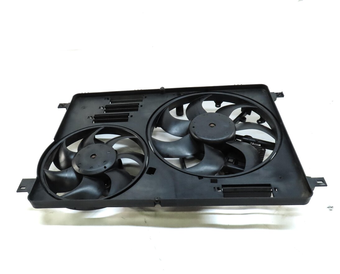 Thumbnail 2: 12-17 LR2 DISCOVERY SPORT RANGE ROVER EVOQUE (L538 L550) RADIATOR COOLING FAN