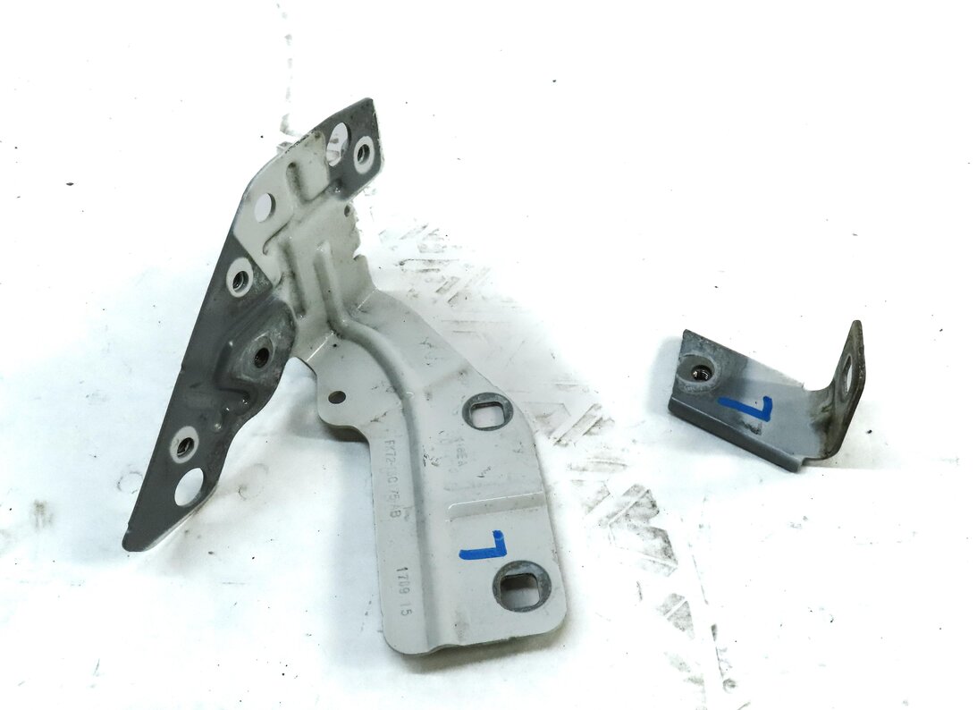 Thumbnail 2: 2016 LAND ROVER DISCOVERY SPORT (L550) FRONT LEFT FENDER MOUNT BRACKET (WHITE)
