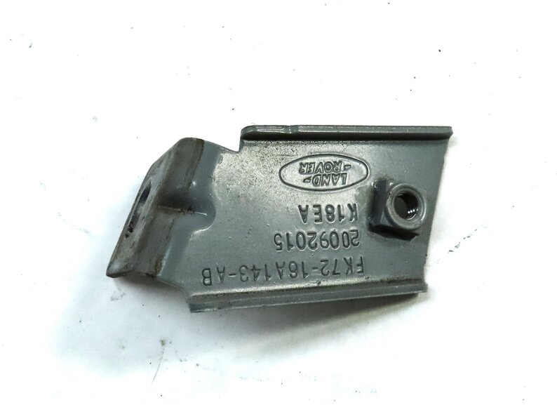 Thumbnail 5: 2016 LAND ROVER DISCOVERY SPORT (L550) FRONT LEFT FENDER MOUNT BRACKET (WHITE)