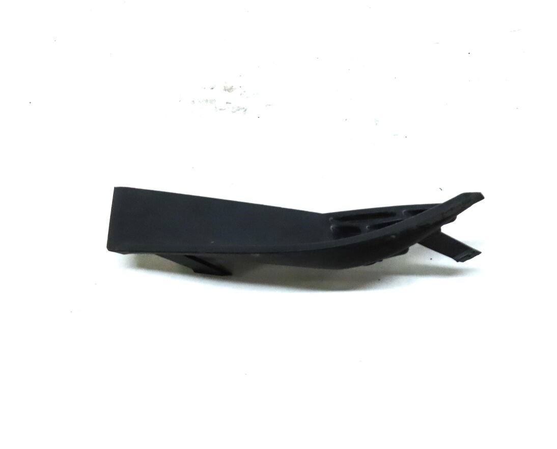 Thumbnail 7: 2016 DISCOVERY SPORT (L550) FRONT RIGHT LOWER BUMPER FOGLIGHT GRILLE TRIM SET 2