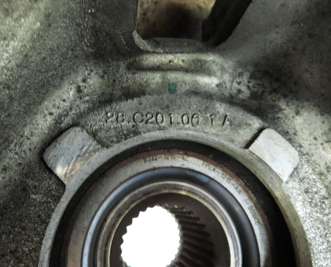 Thumbnail 6: 2015-2019 DISCOVERY SPORT EVOQUE (L538 L550) RIGHT FRONT SPINDLE KNUCKLE HUB