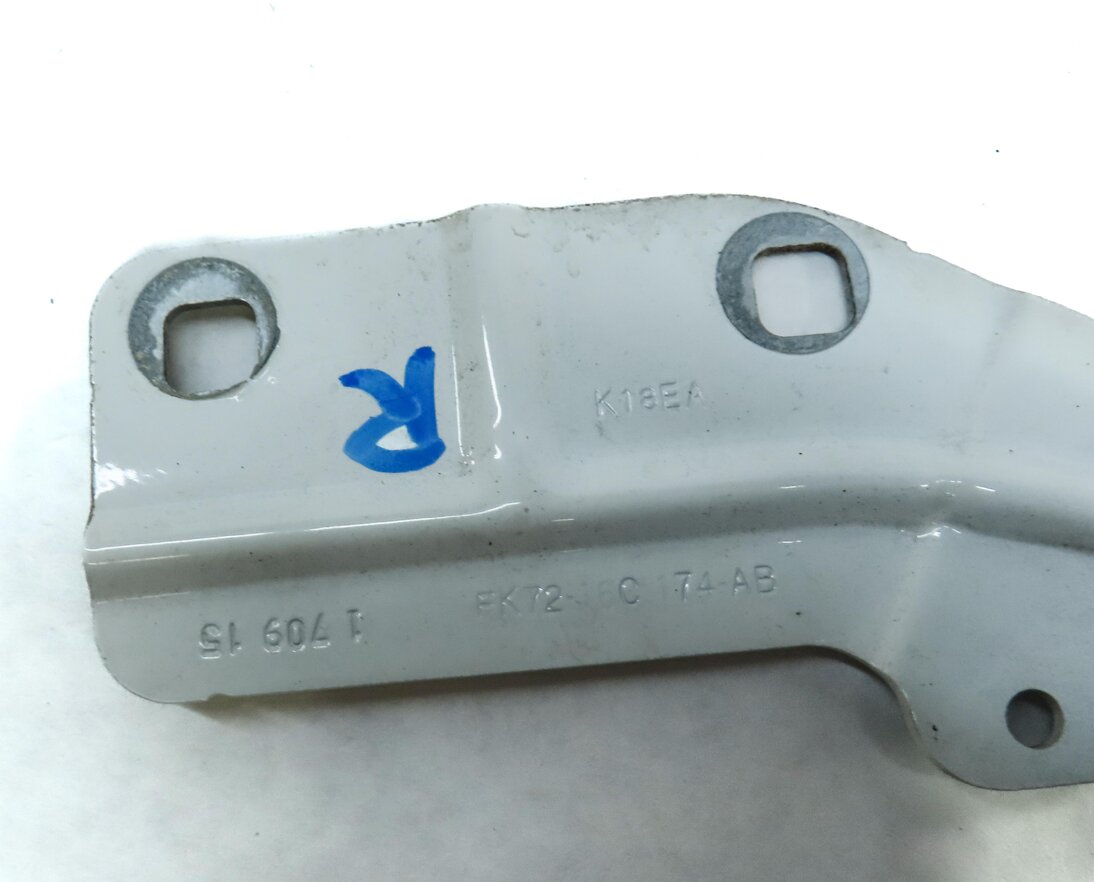 Thumbnail 10: 2016 LAND ROVER DISCOVERY SPORT (L550) FRONT RIGHT FENDER MOUNT BRACKET (WHITE)