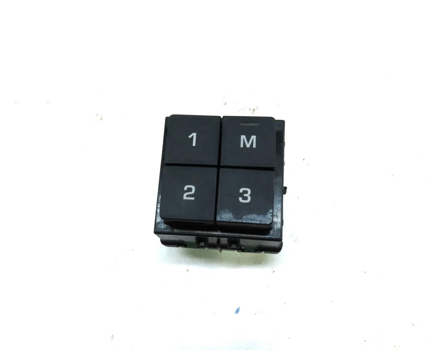 Thumbnail 2: 2016 LAND ROVER DISCOVERY SPORT (L550) FRONT RIGHT PASSENGER SEAT MEMORY SWITCH