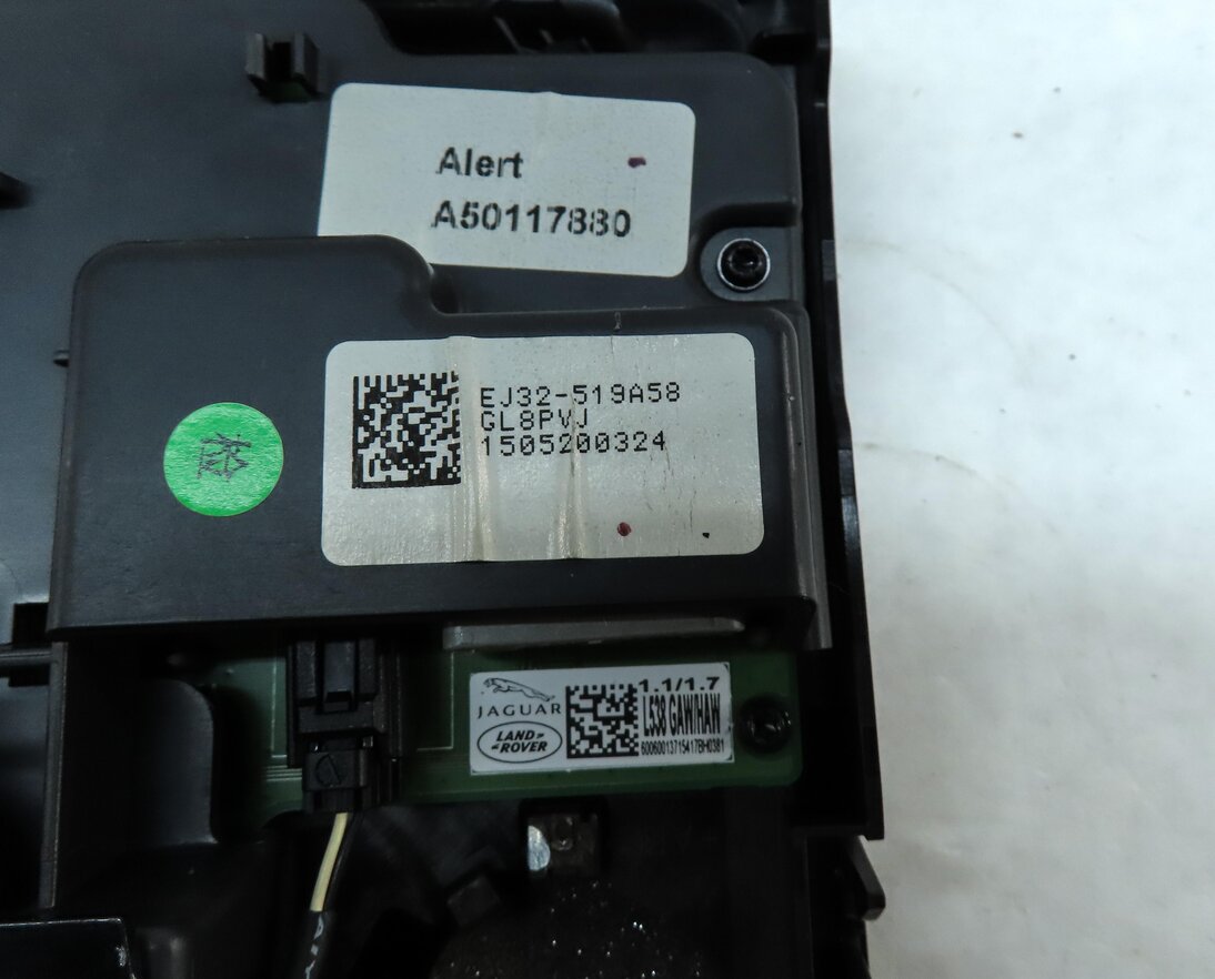 Thumbnail 7: 2016 LAND ROVER DISCOVERY SPORT (L550) FRONT ROOF MAP READING DOME LIGHT (BLACK)
