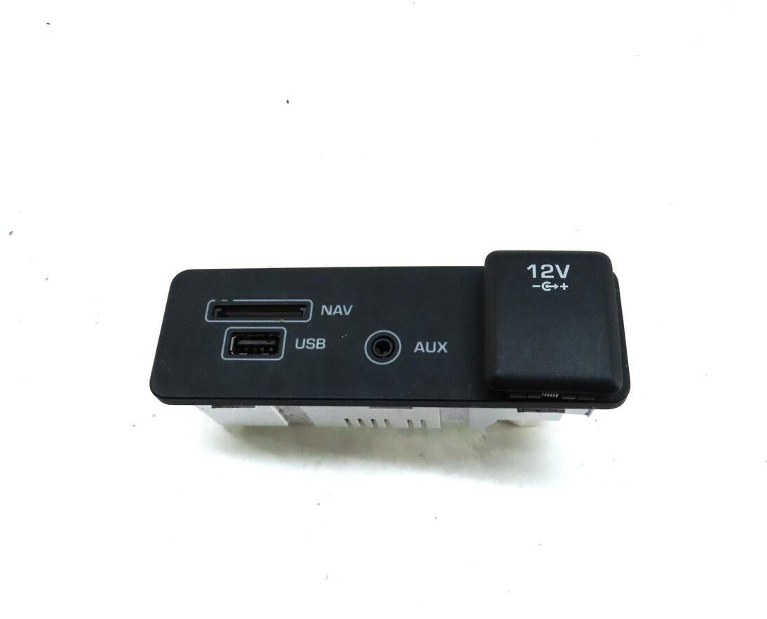 Thumbnail 2: 16 LAND ROVER DISCOVERY SPORT L550 AUXILIARY AUX USB NAVIGATION INPUT JACK PANEL
