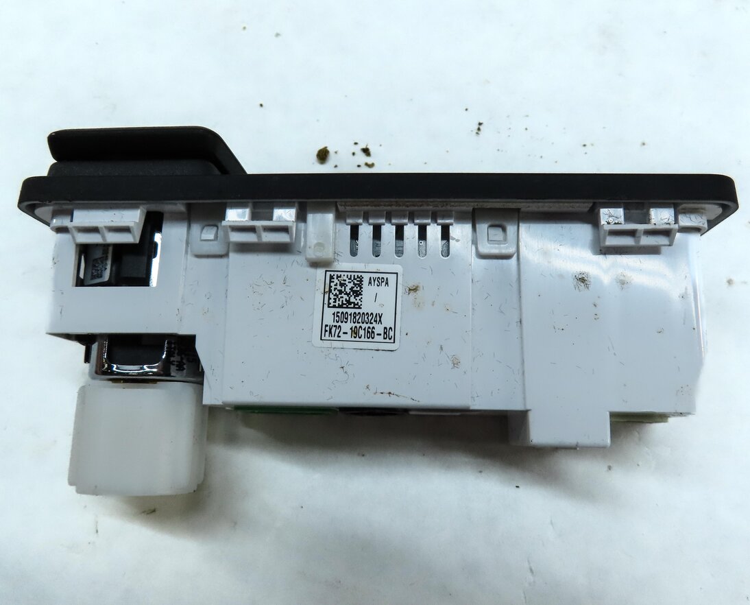 Thumbnail 5: 16 LAND ROVER DISCOVERY SPORT L550 AUXILIARY AUX USB NAVIGATION INPUT JACK PANEL