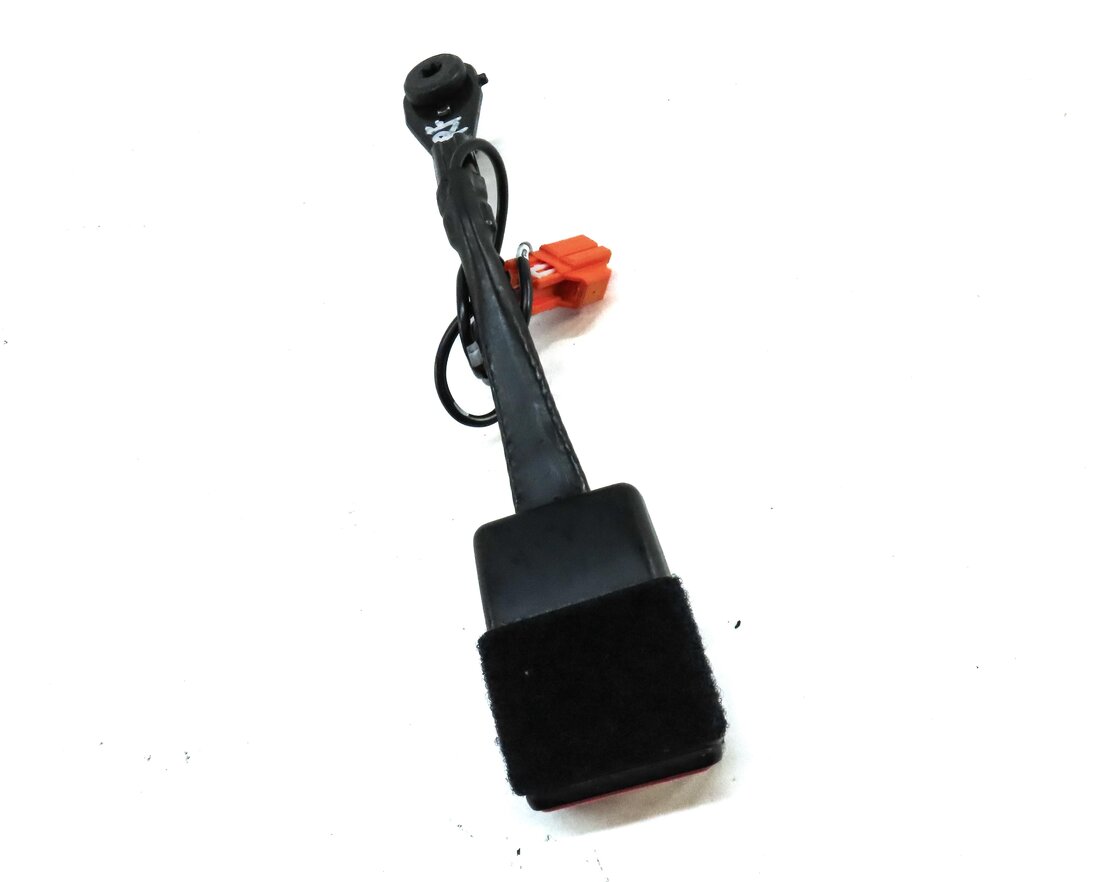 Thumbnail 3: 15-19 LAND ROVER DISCOVERY SPORT (L550) RIGHT FRONT PASSENGER SEATBELT RECEIVER