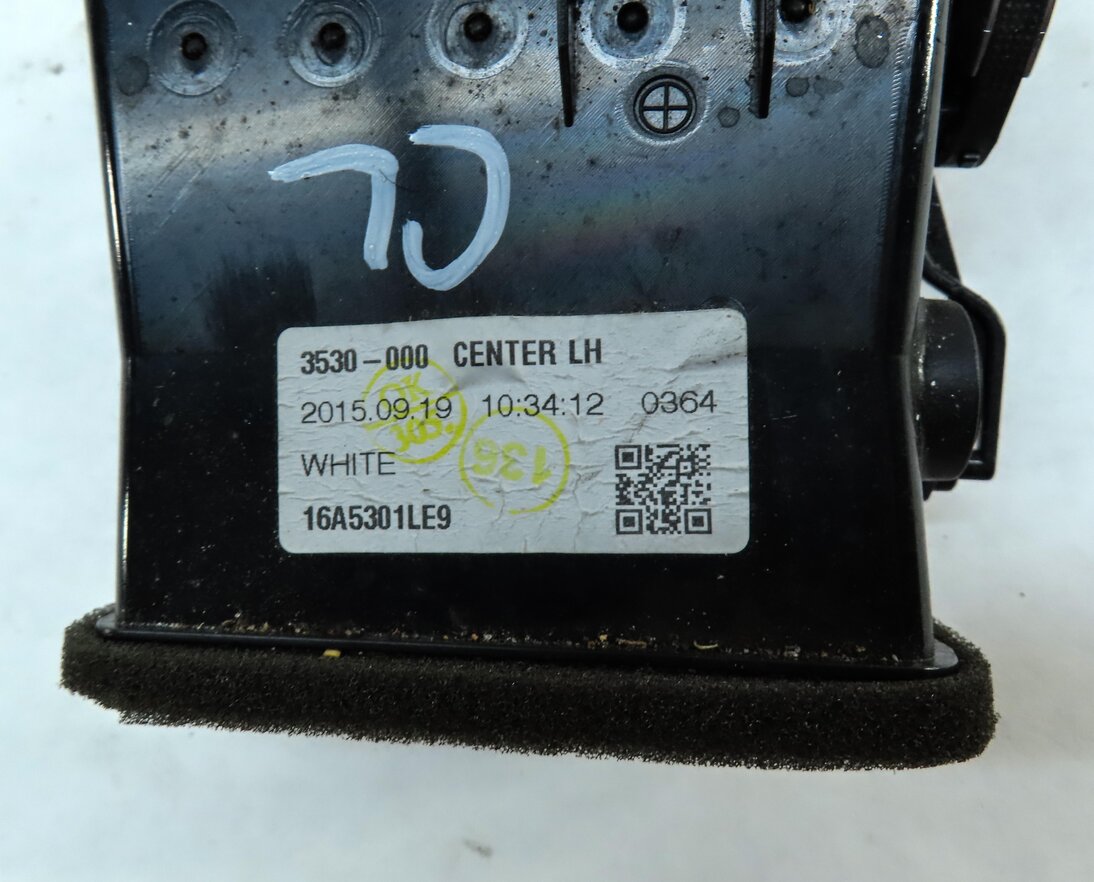 Thumbnail 5: 2016 LAND ROVER DISCOVERY SPORT (L550) FRONT DASH CENTER LEFT AC HEATER AIR VENT