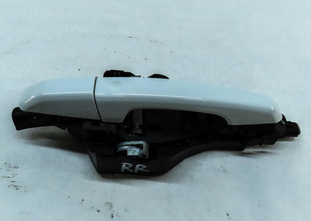 Thumbnail 2: 15-19 LAND ROVER DISCOVERY SPORT (L550) RIGHT REAR PASSIVE DOOR HANDLE (WHITE)