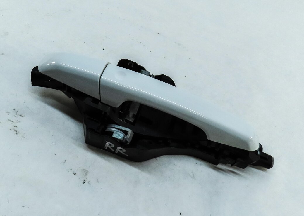 Thumbnail 3: 15-19 LAND ROVER DISCOVERY SPORT (L550) RIGHT REAR PASSIVE DOOR HANDLE (WHITE)