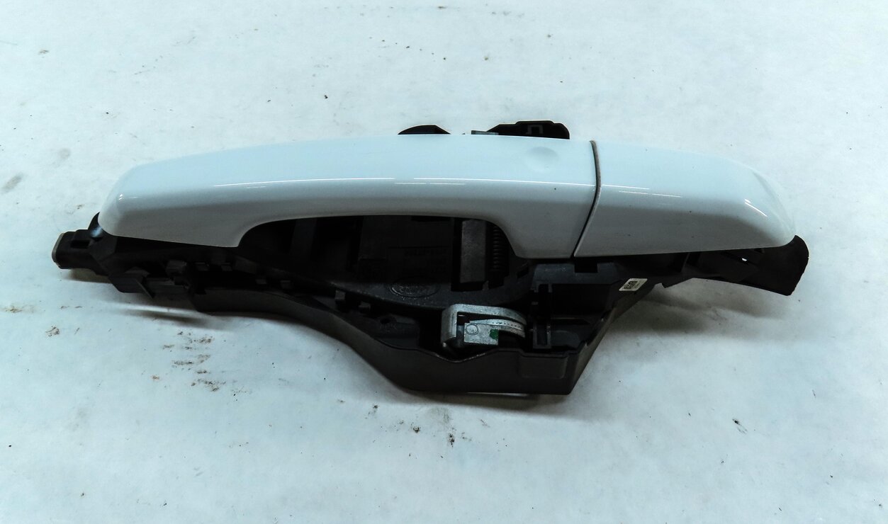 Thumbnail 4: 15-19 LAND ROVER DISCOVERY SPORT (L550) RIGHT REAR PASSIVE DOOR HANDLE (WHITE)