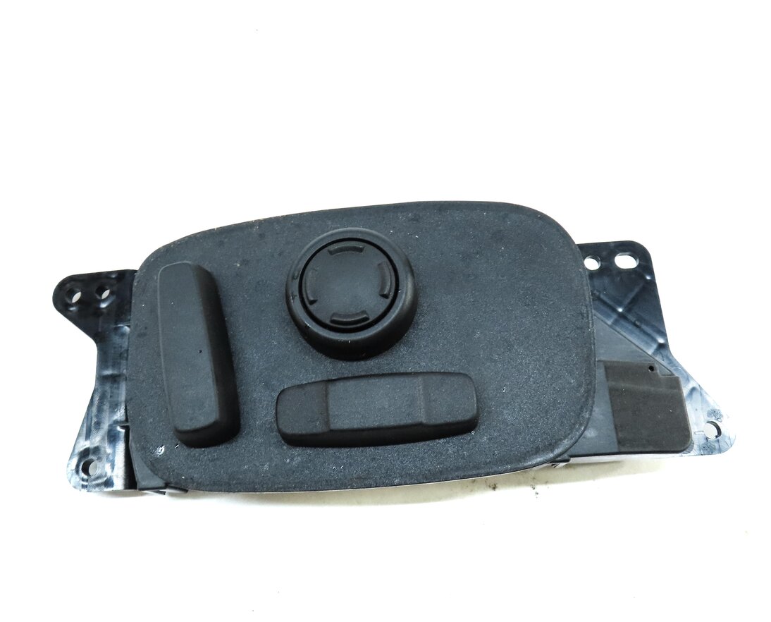 Thumbnail 2: 2016 LAND ROVER DISCOVERY SPORT (L550) FRONT RIGHT PASSENGER SEAT ADJUST SWITCH