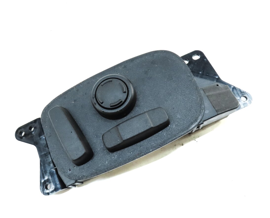 Thumbnail 3: 2016 LAND ROVER DISCOVERY SPORT (L550) FRONT RIGHT PASSENGER SEAT ADJUST SWITCH