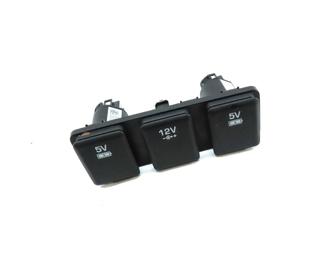 Thumbnail 3: 2016 LAND ROVER DISCOVERY SPORT (L550) REAR 5V 12V SOCKET PLUG CHARGE PANEL